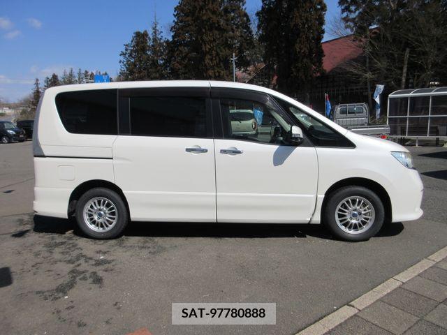 Nissan SERENA 2011-10 373256-5