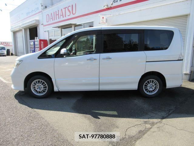 Nissan SERENA 2011-10 373256-4