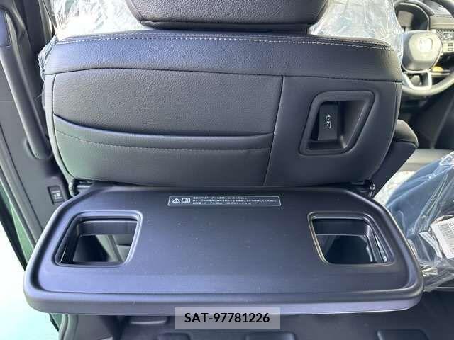 Honda e 2024-01 217410-9