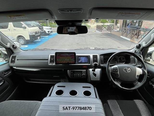 Toyota HIACE WAGON 2019-04 382496-1