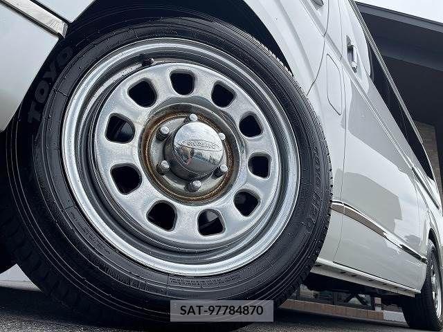 Toyota HIACE WAGON 2019-04 382496-11