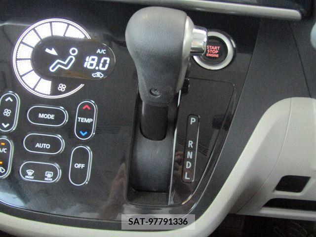 Nissan ROOX 2015-06 323779-19