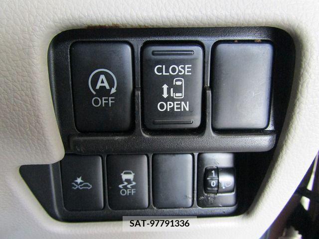 Nissan ROOX 2015-06 323779-15