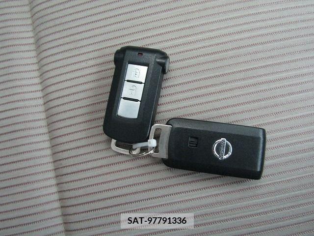 Nissan ROOX 2015-06 323779-11