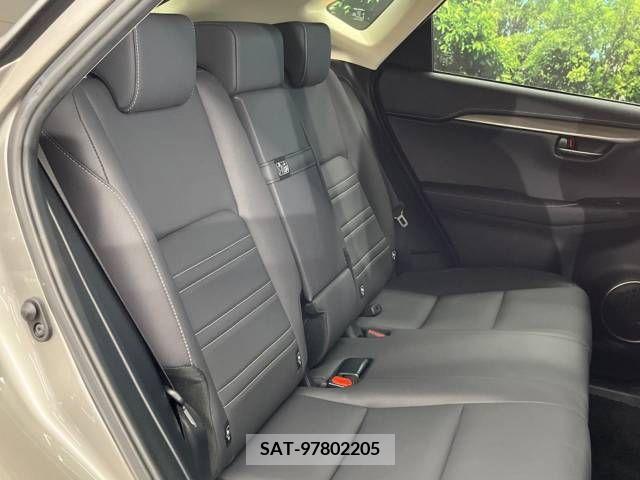 Lexus NX 2019-03 300551-8