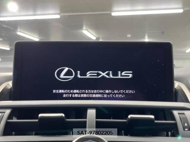 Lexus NX 2019-03 300551-2