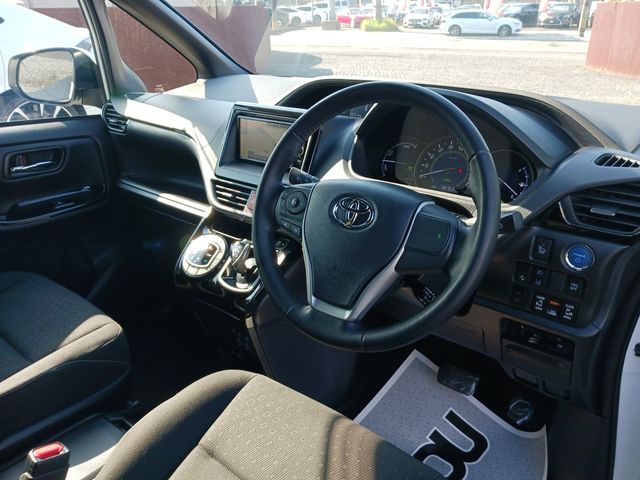 Toyota NOAH HYBRID 2017-12 17140-10
