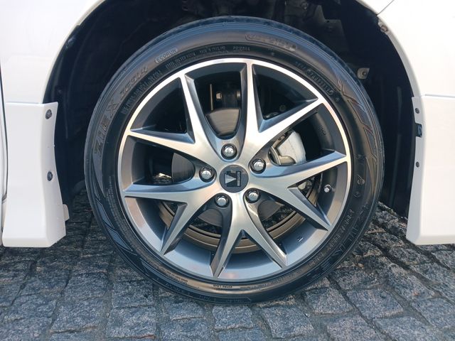 Toyota NOAH HYBRID 2017-12 17140-7