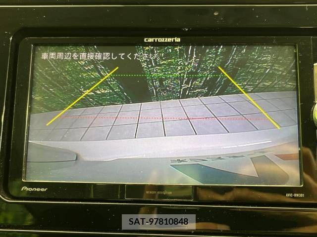 Toyota PRIUS 2018-05 339278-3