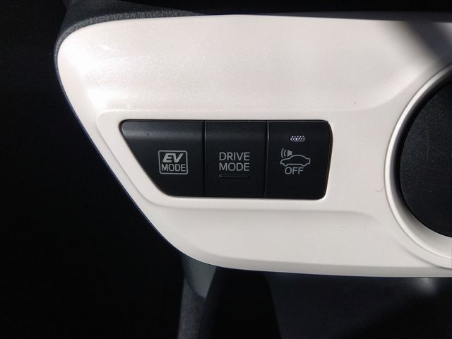 Toyota PRIUS 2018-11 29256-8