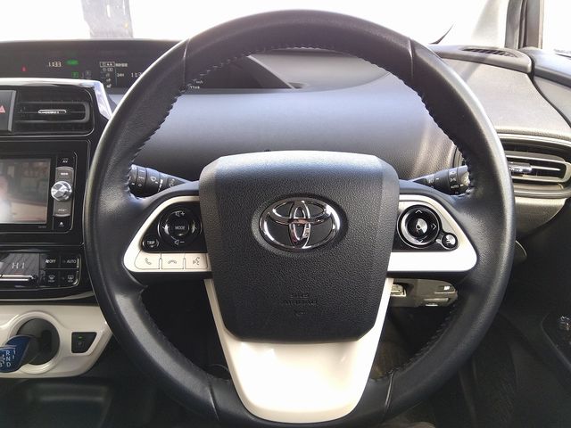 Toyota PRIUS 2018-11 29256-21