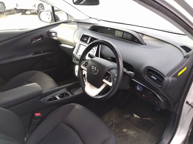 Toyota PRIUS 2018-11 29256-16
