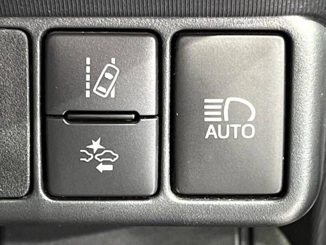 Toyota AQUA 2018-10 14218-2