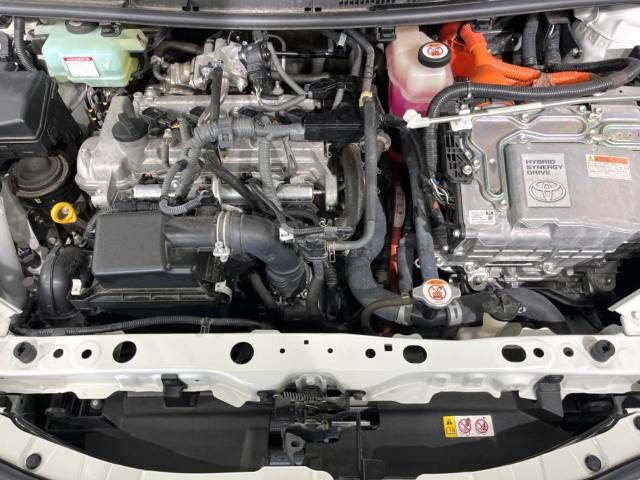 Toyota AQUA 2018-10 14218-18