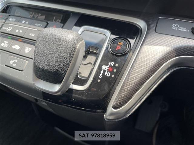 Honda STEP WGN 2021-06 233485-27