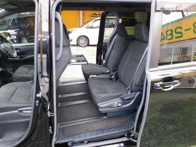Toyota VOXY HYBRID 2018-11 183163-5