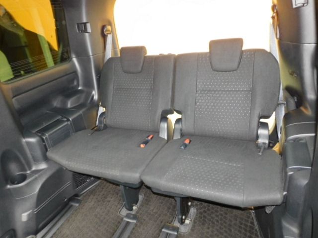 Toyota VOXY HYBRID 2018-11 183163-6