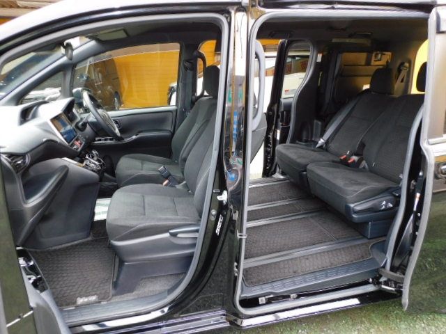 Toyota VOXY HYBRID 2018-11 183163-7