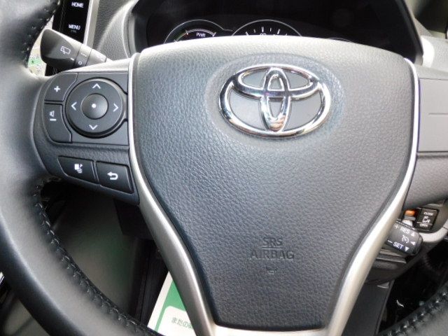 Toyota VOXY HYBRID 2018-11 183163-14