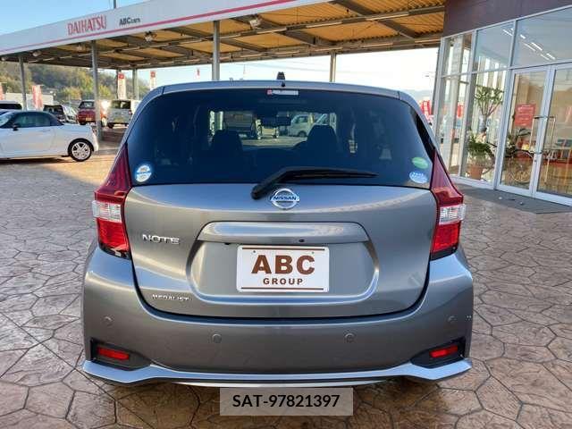 Nissan NOTE 2018-05 223707-5
