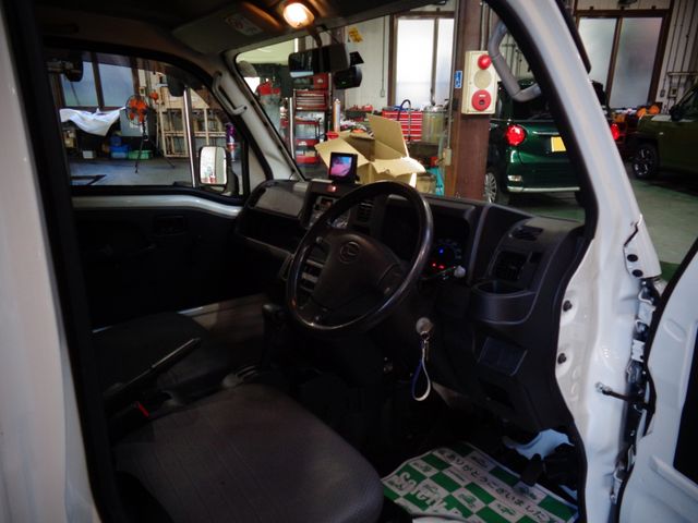 Daihatsu HIJET TRUCK 2018-02 13489-1
