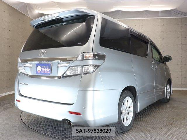Toyota VELLFIRE 2013-10 385395-1