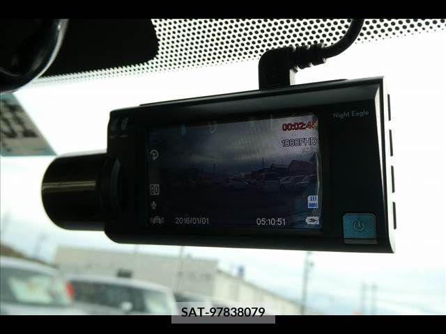 Nissan NOTE 2016-10 208496-7