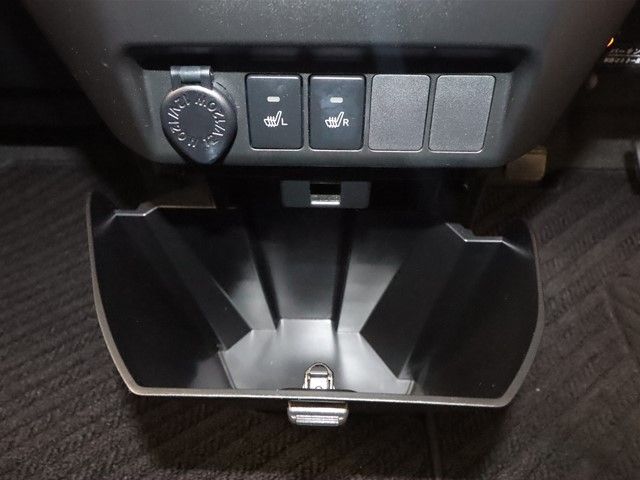 Toyota ROOMY 2018-03 181585-13