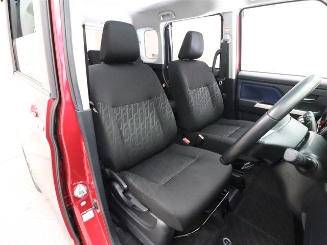 Toyota ROOMY 2018-03 181585-3