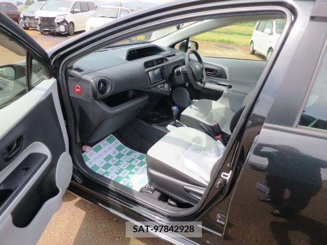 Toyota AQUA 2012-11 261128-5