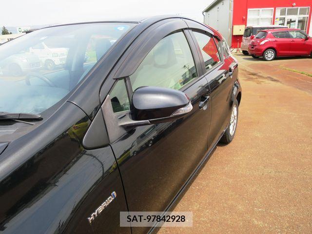Toyota AQUA 2012-11 261128-6