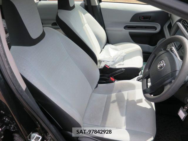 Toyota AQUA 2012-11 261128-9