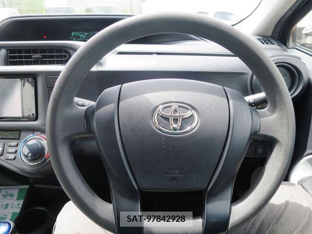Toyota AQUA 2012-11 261128-11