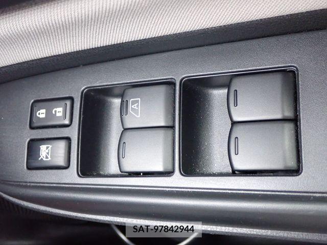 Nissan NOTE 2019-02 305453-6