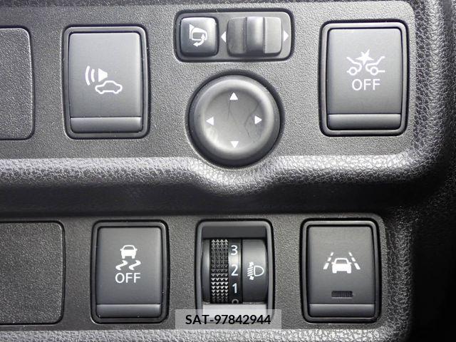 Nissan NOTE 2019-02 305453-7