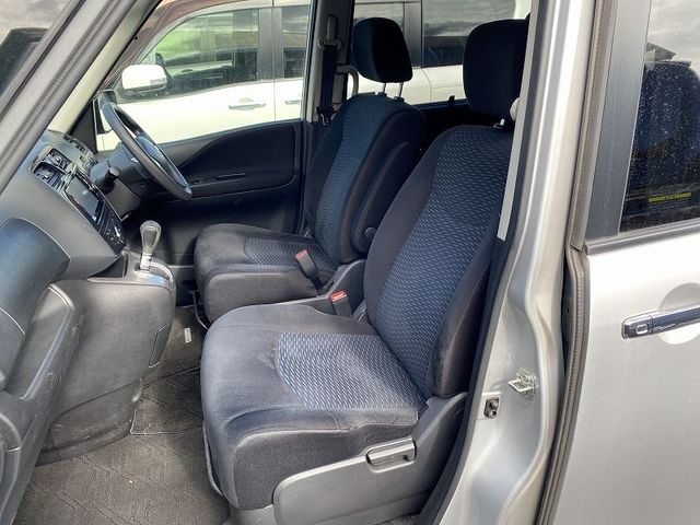 Nissan SERENA 2011-09 180888-12