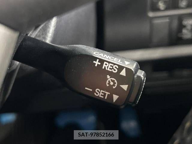 Toyota NOAH 2018-02 279500-7