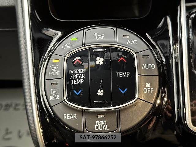 Toyota VOXY 2020-10 225390-11