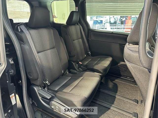 Toyota VOXY 2020-10 225390-8