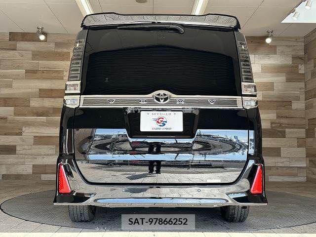 Toyota VOXY 2020-10 225390-18