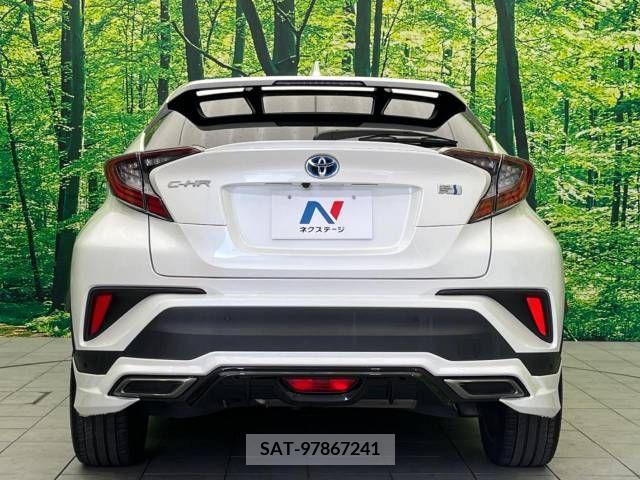 Toyota C-HR 2017-05 216644-16