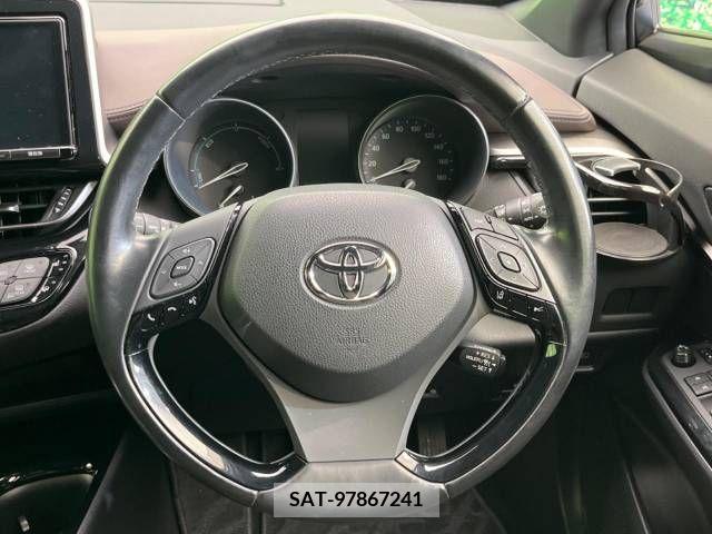 Toyota C-HR 2017-05 216644-12