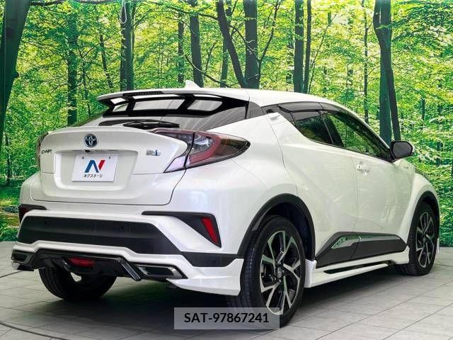 Toyota C-HR 2017-05 216644-18