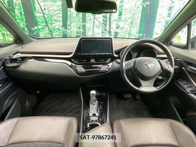Toyota C-HR 2017-05 216644-1