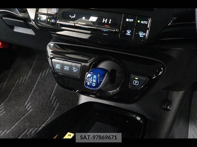 Toyota PRIUS 2019-03 255766-11