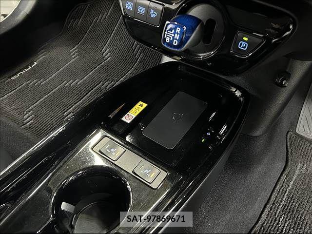 Toyota PRIUS 2019-03 255766-6