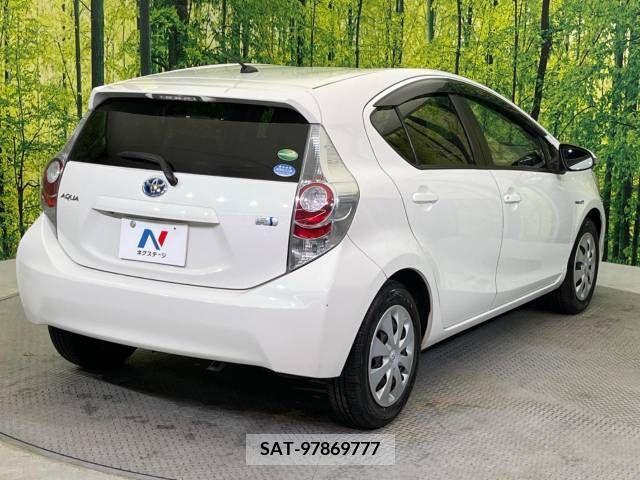 Toyota AQUA 2012-09 292506-17