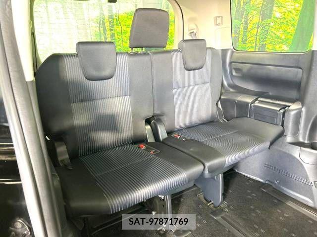 Toyota VOXY 2015-03 223846-10