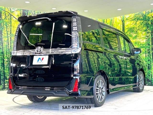 Toyota VOXY 2015-03 223846-17