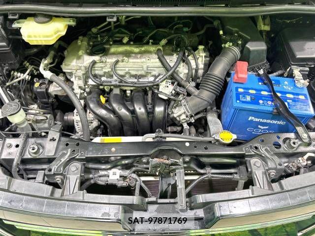 Toyota VOXY 2015-03 223846-18
